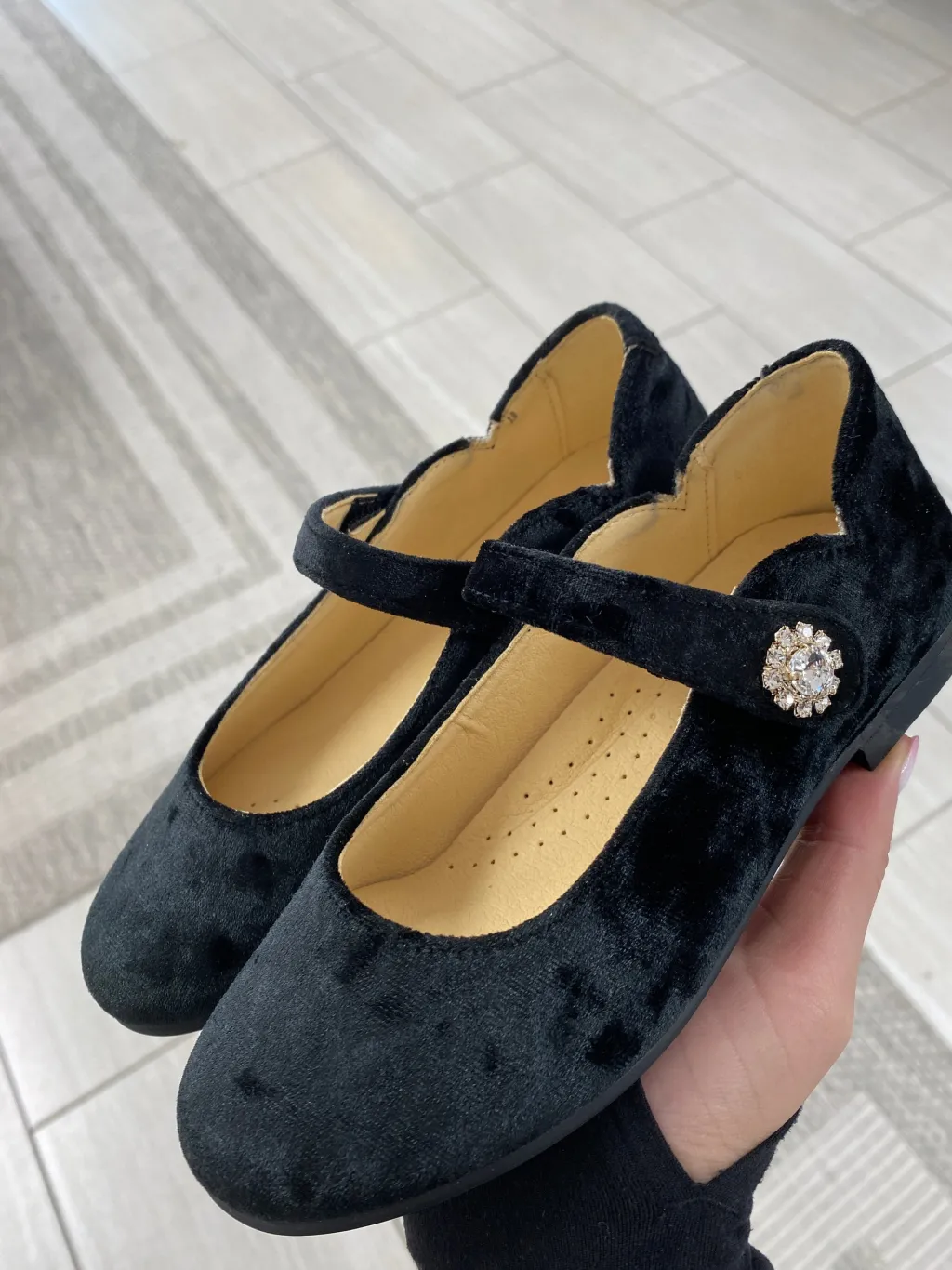 Andanines Black Velvet Rhinestone Scalloped Mary Jane Clearance
