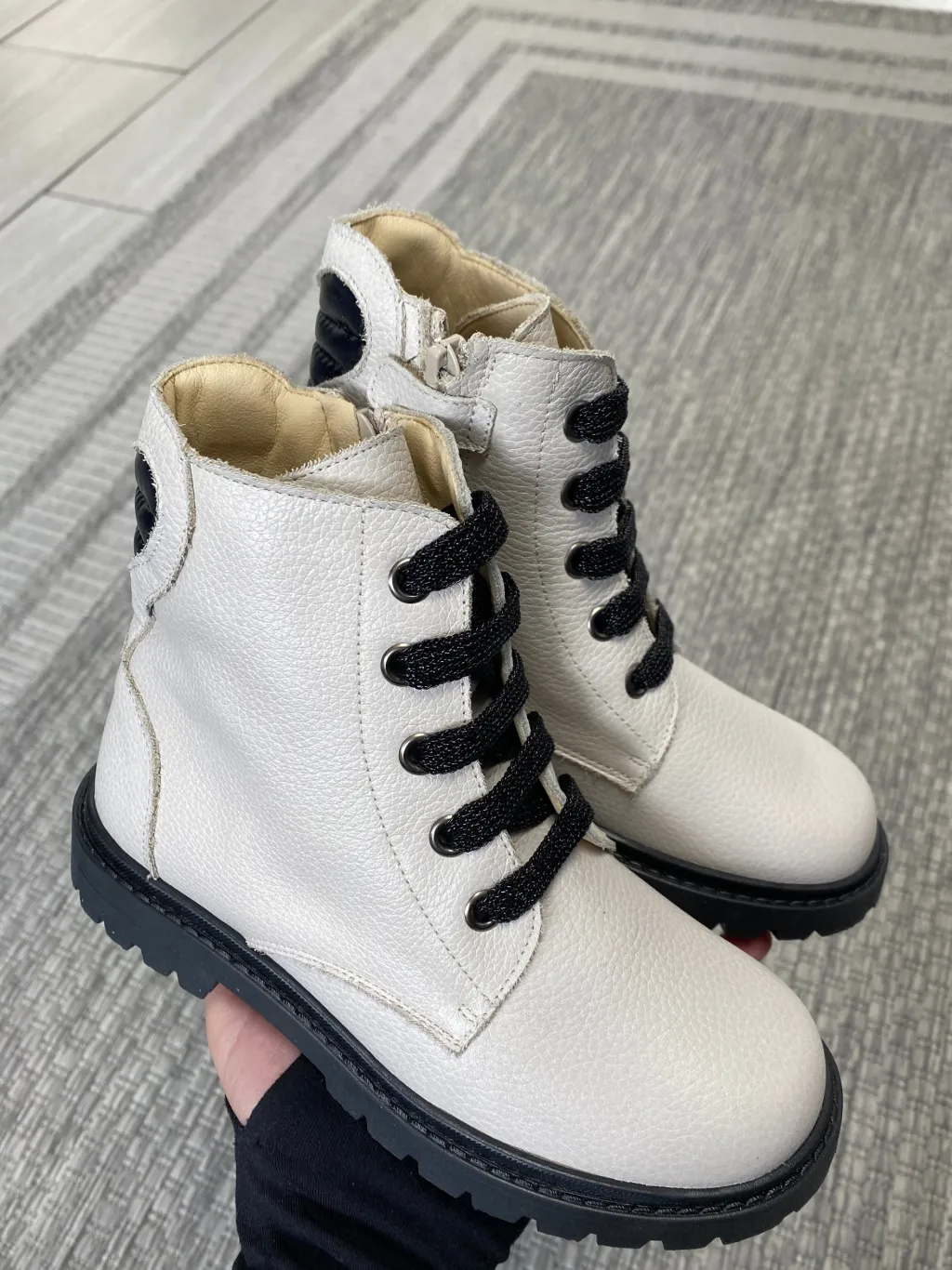 Andanines Ivory Pebbled Heart Bootie Outlet
