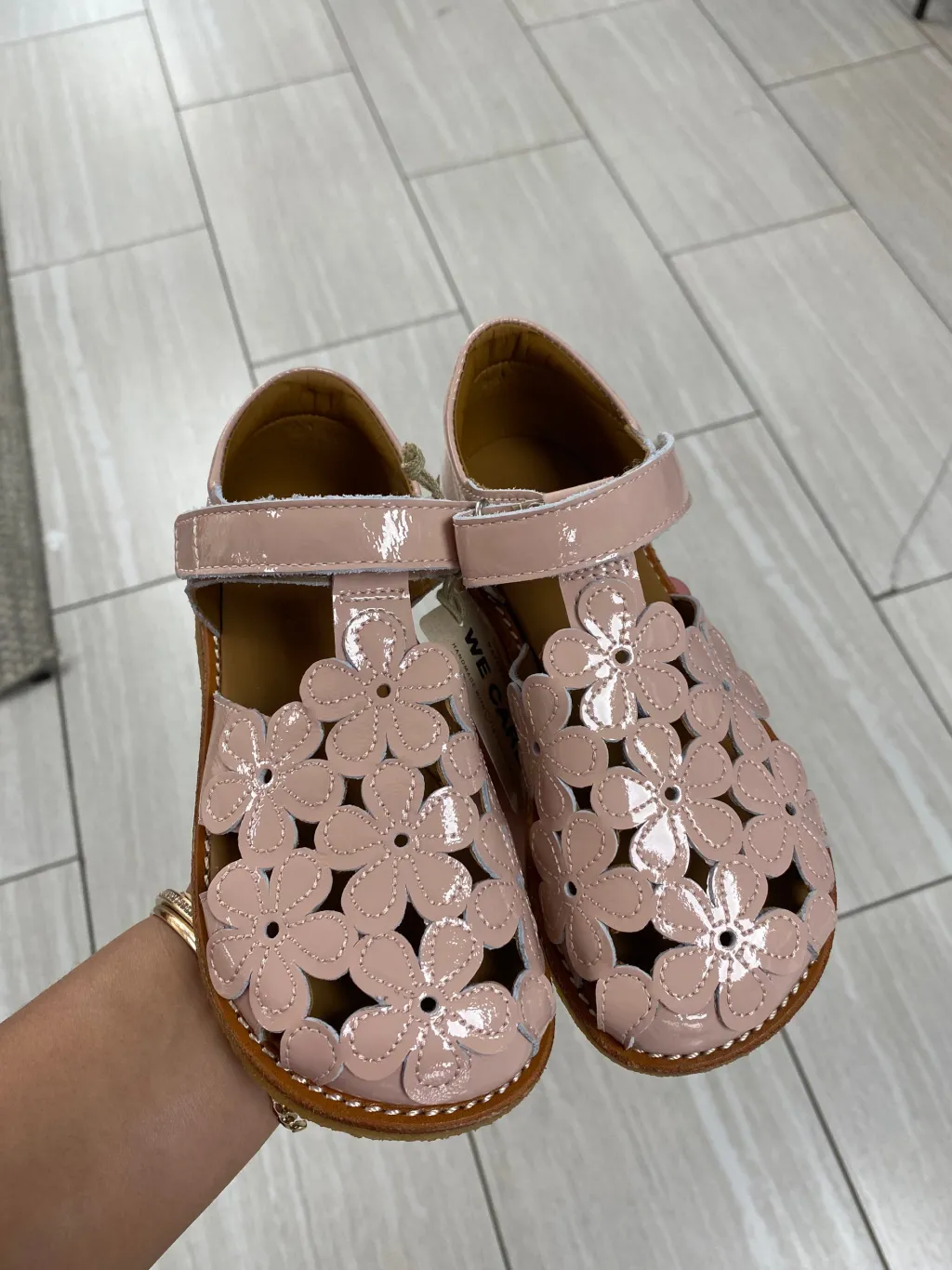 Angulus Rose Patent Flower Cutout Sandal Outlet