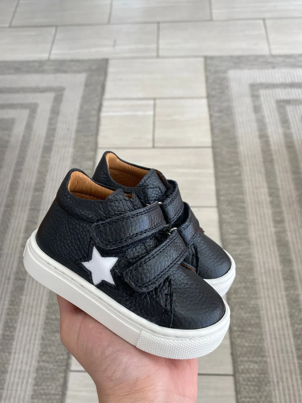 Atlanta Mocassin Black and White Star Baby Sneaker Hot