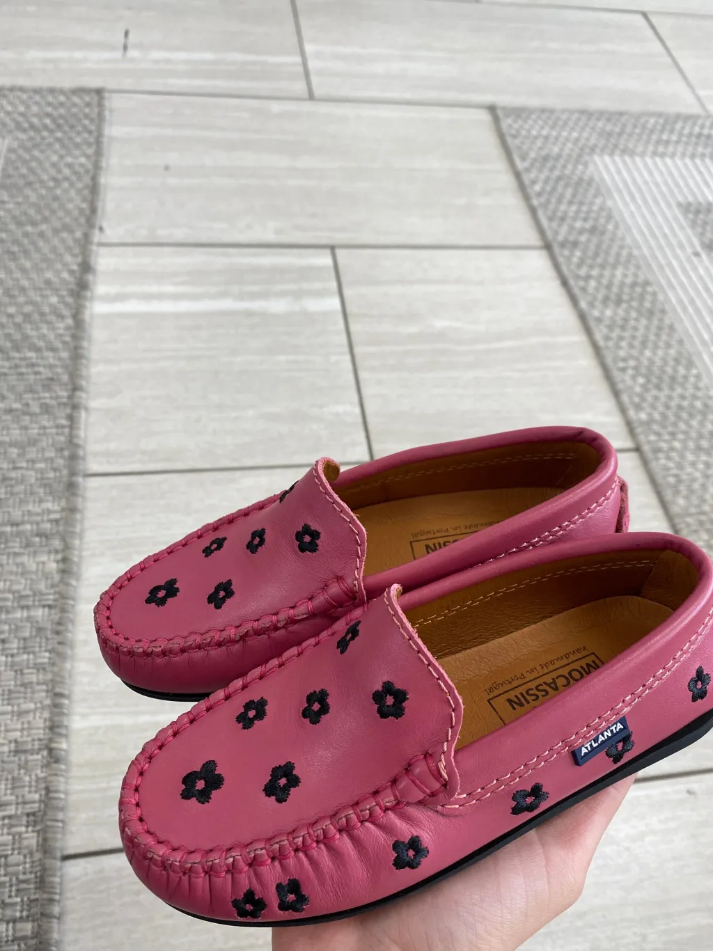 Atlanta Mocassin Raspberry Flower Loafer New