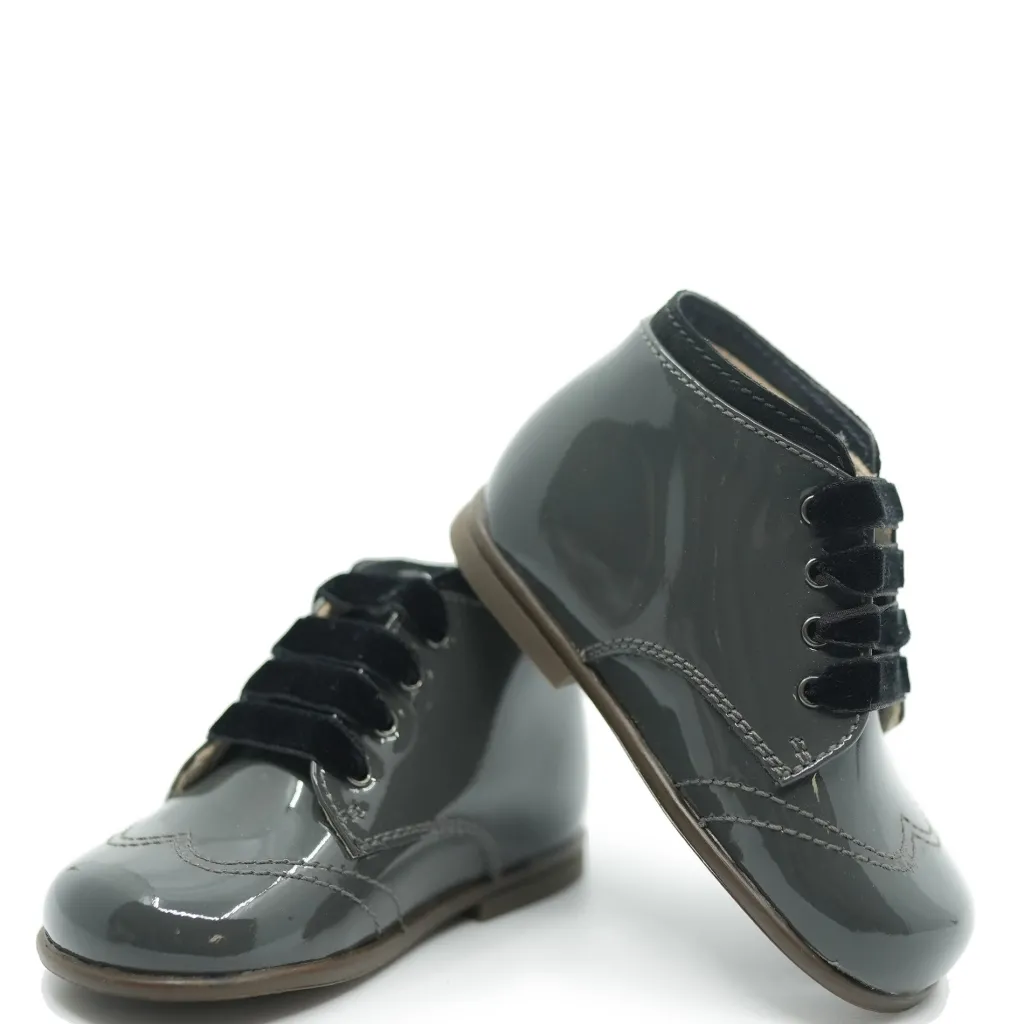Beberlis Gray Patent Wingtip Baby Bootie New