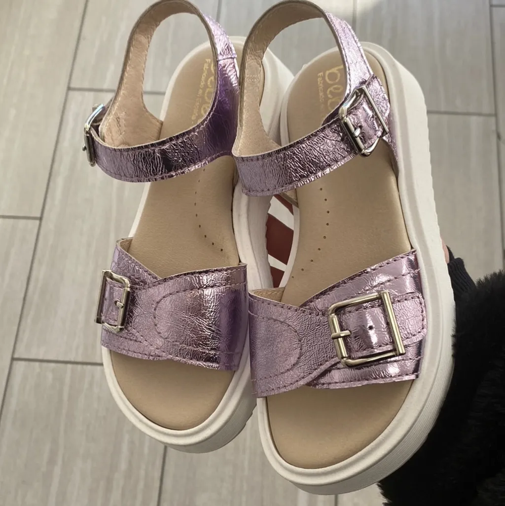 Beberlis Lavender Metallic Platform Sandal Sale