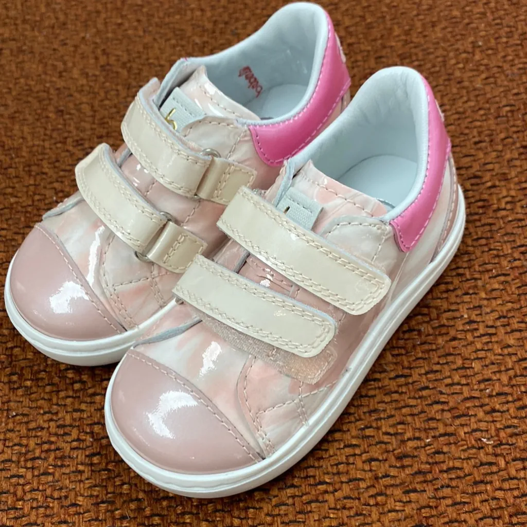 Beberlis Pink Patent Heart Velcro Baby Sneaker Clearance