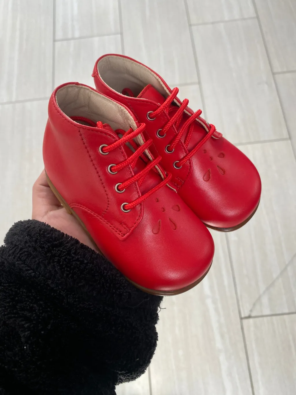 Beberlis Red Teardrop Baby Shoe Online