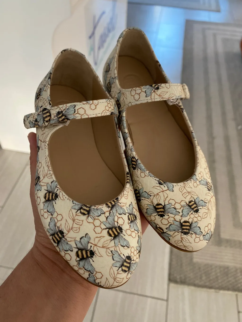 BluBlonc Bee Stamped Mary Jane Clearance