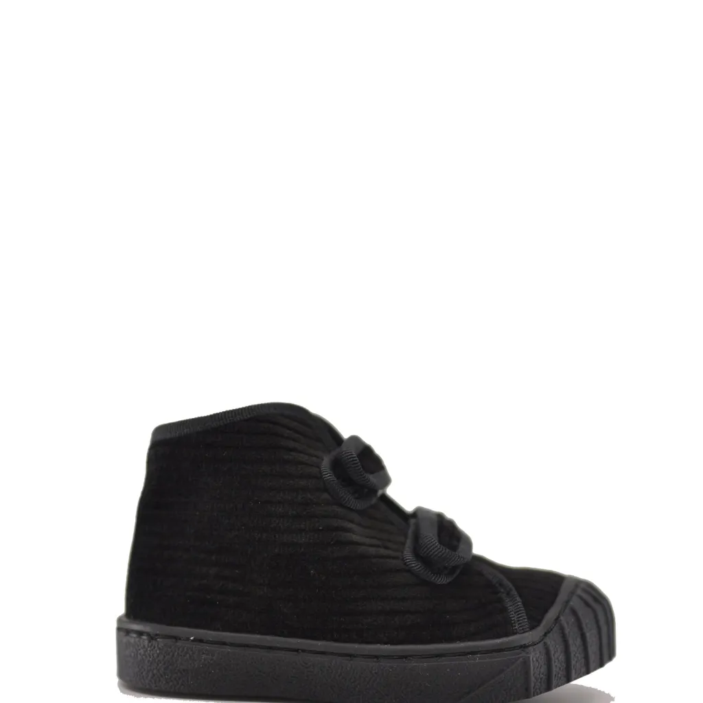BluBlonc Black Ribbed Velvet Velcro Baby Sneaker Best