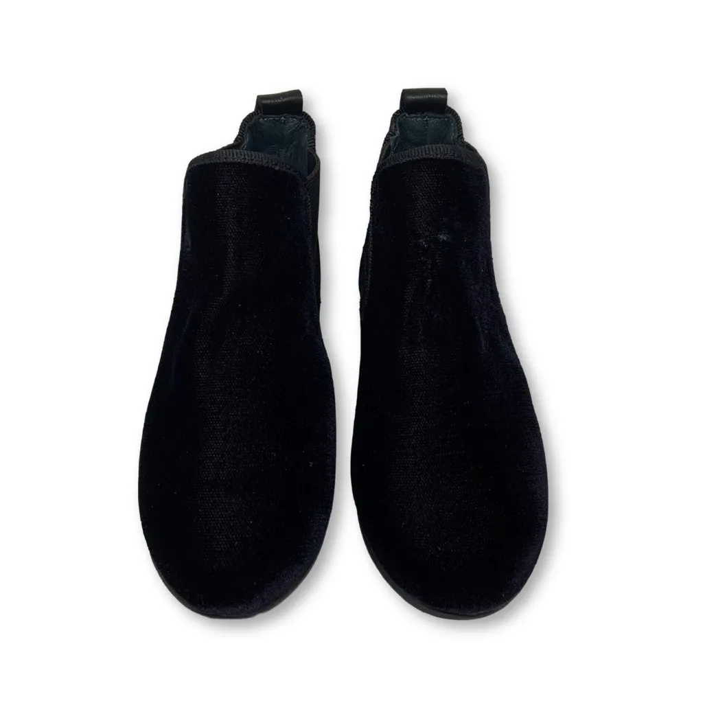 BluBlonc Black Velvet Bootie Hot