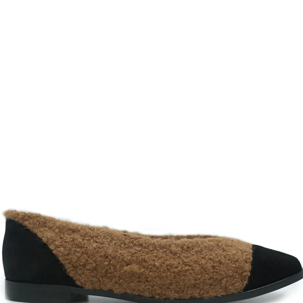 BluBlonc Camel Shearling Captoe Flat Fashion