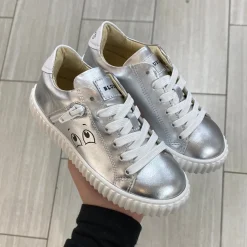 BluBlonc Silver Eyes Sneaker Best