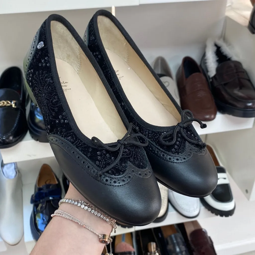 Manuela De Juan Manuela Black Velvet Embellished Wingtip Flat Hot