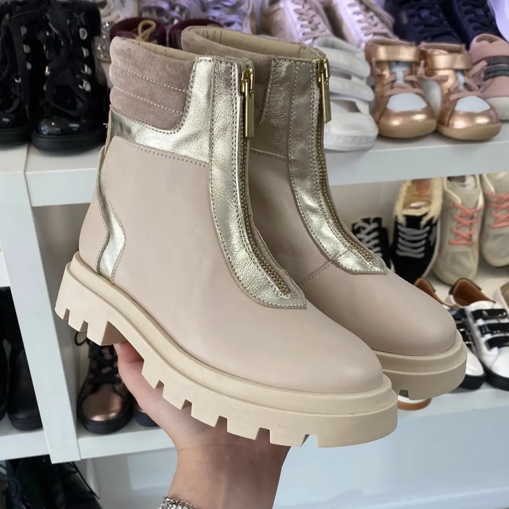 Manuela De Juan Manuela Cream and Gold Front Zipper Bootie Outlet