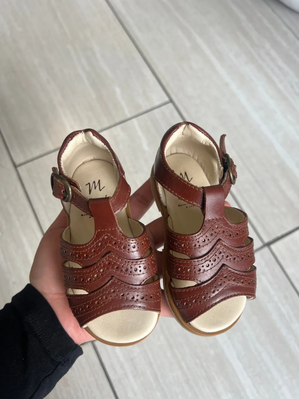 Manuela De Juan Manuela Luggage Wing Baby Sandal Fashion