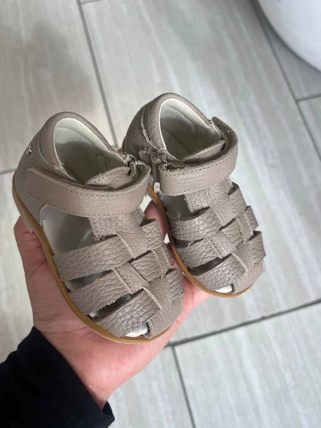 Manuela De Juan Manuela Taupe Closed Toe Baby Sandal Online