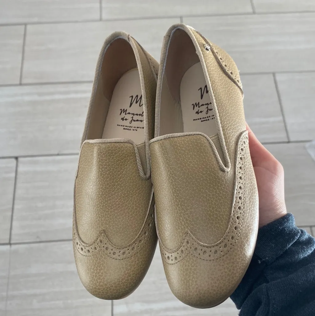 Manuela De Juan Manuela Taupe Pebbled Wingtip Smoking Loafer Online