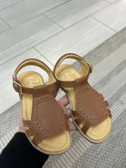 Papanatas Cuero Leather Sandal Fashion