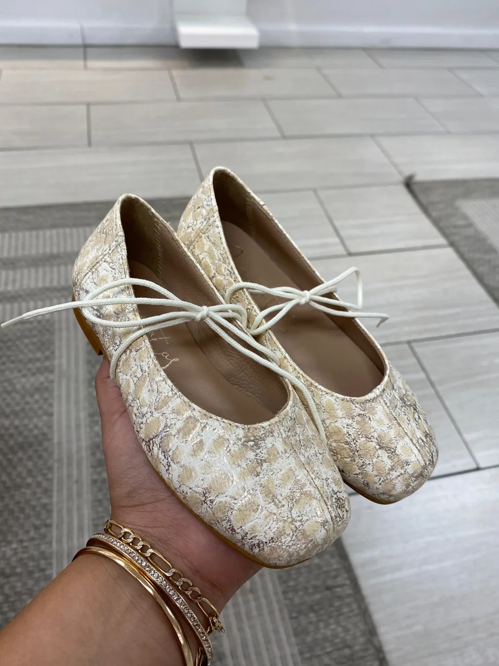 Papanatas Gold and Pink Croc Square Toe Bow Shoe Hot