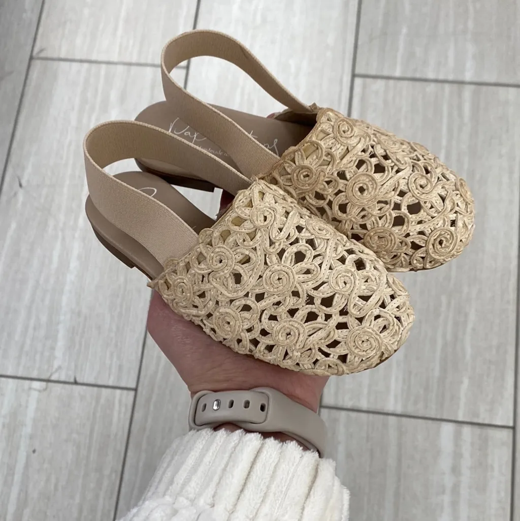 Papanatas Nude Floral Open Weave Mule Hot