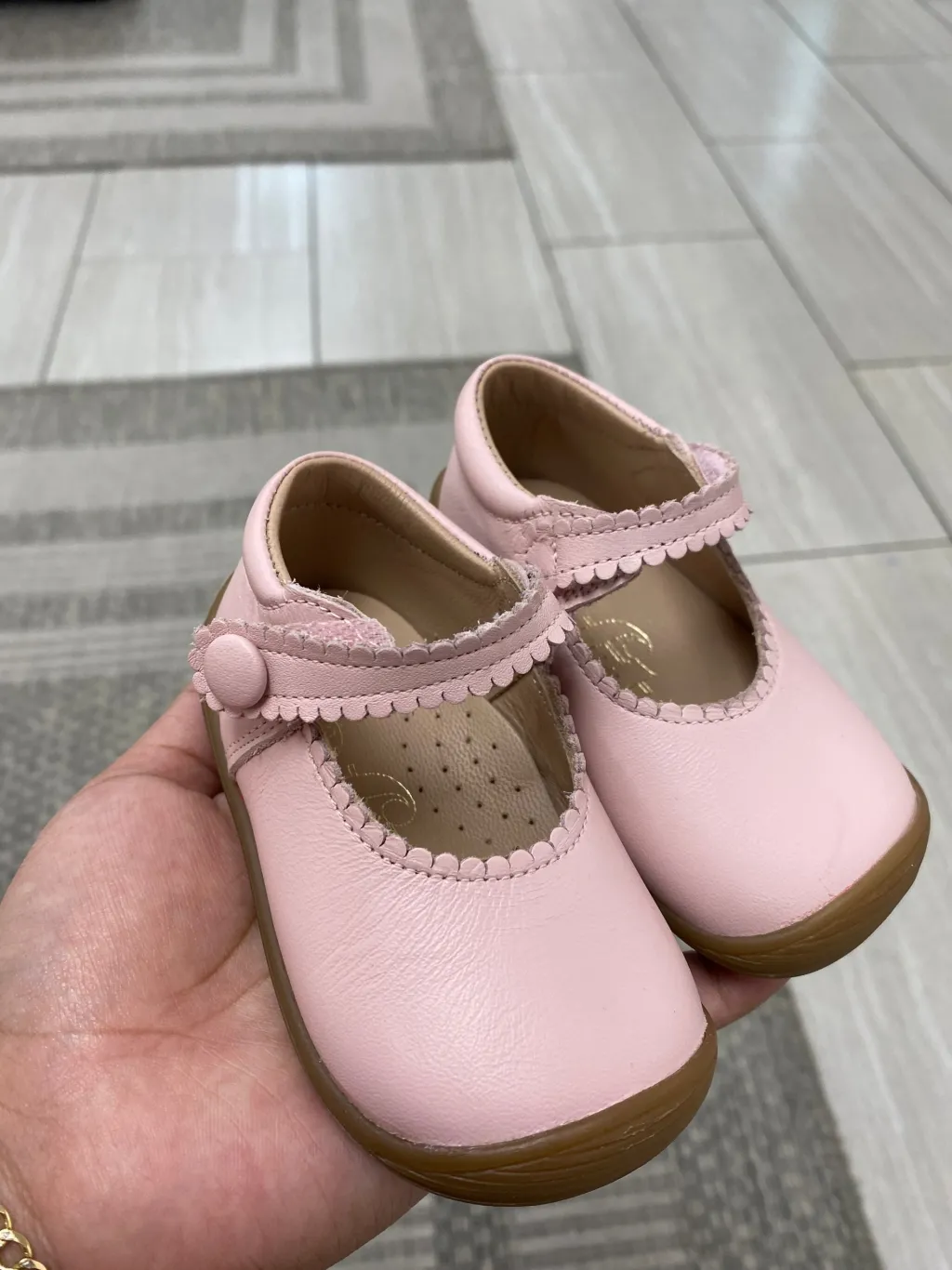 Papanatas Pink Soft Scalloped Baby Shoe New
