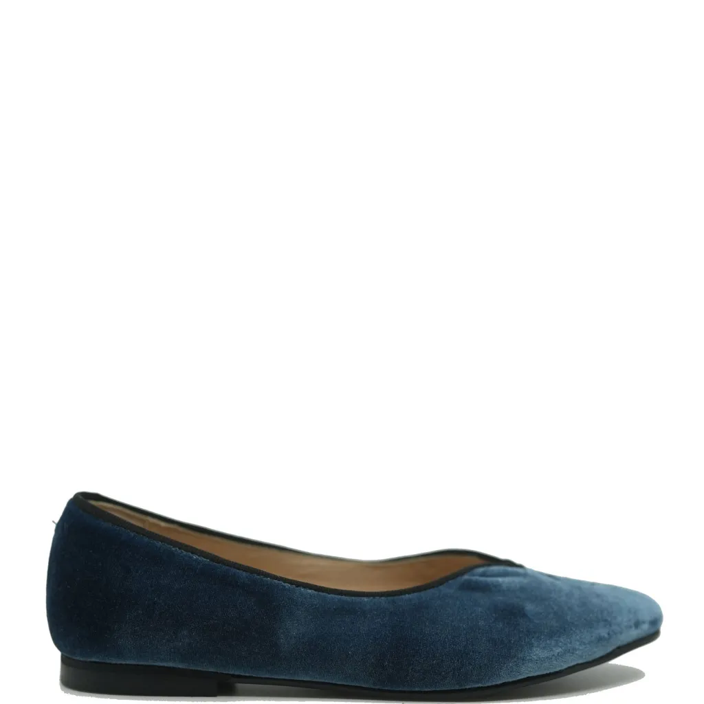 Sonatina Black Patent and Navy Velvet V Flat New